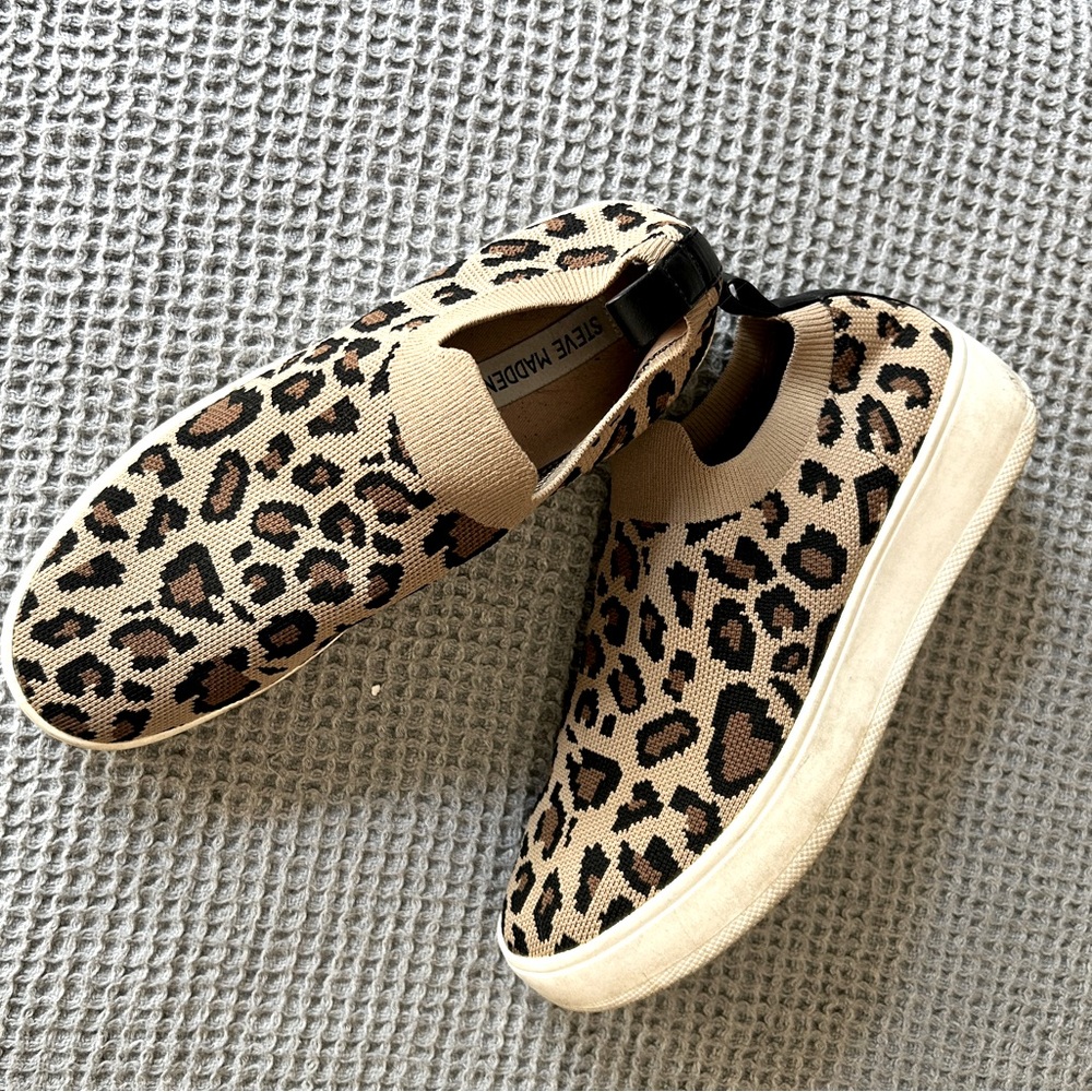 Steven Madden slip on shoes